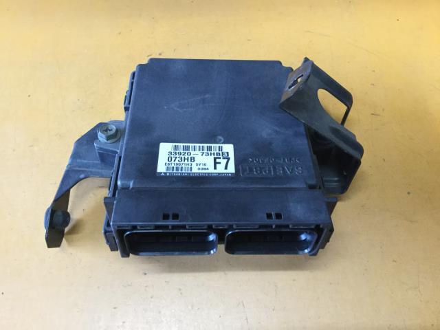 【中古】中古部品 ＭＲワゴン MF21S ｴﾝｼﾞﾝｺﾝﾋﾟｭｰﾀｰ 【3330960100-001563687963100】