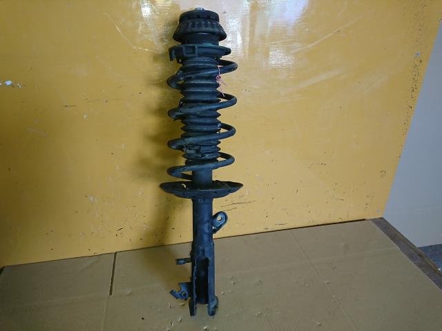 【中古】中古部品 フィット GP6 右ﾌﾛﾝﾄｽﾄﾗｯﾄ 【3330960100-001609631250110】