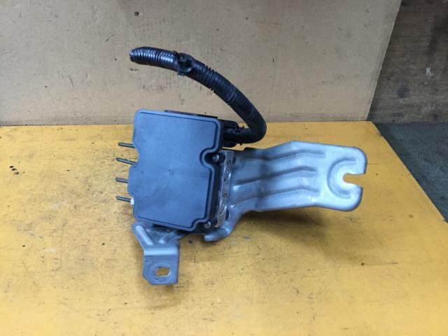 【中古】中古部品 ワゴンＲ MH55S ABSｱｸﾁｭｴｰﾀｰ 【3330960100-001662678942500】