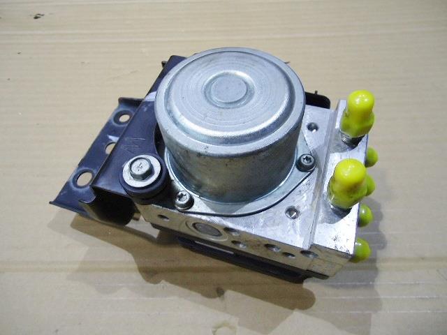 【中古】中古部品 セレナ FC26 ABSアクチュエーター 【3310050100-001485178342500】