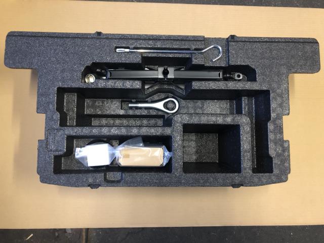 【中古】中古部品 タント LA600S 車載工具 【3330660100-001582033377700】