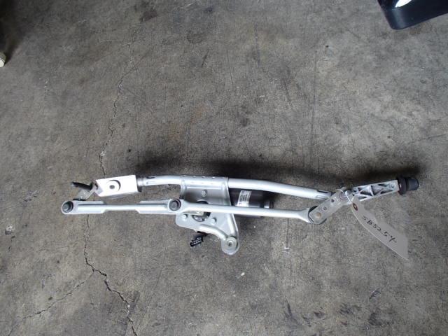 【中古】中古部品 ボルボ 70シリーズ SB5244W ﾌﾛﾝﾄﾜｲﾊﾟｰﾓｰﾀｰ 【3330490100-001068059661600】