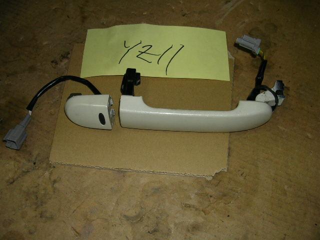 【中古】中古部品 キューブ YZ11 左ﾌﾛﾝﾄﾄﾞｱ 【3330490100-000836048213200】