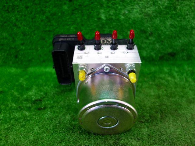 【中古】中古部品 ヤリス MXPA15 ABSｱｸﾁｭｴｰﾀｰ 【3330990100-001677442842500】