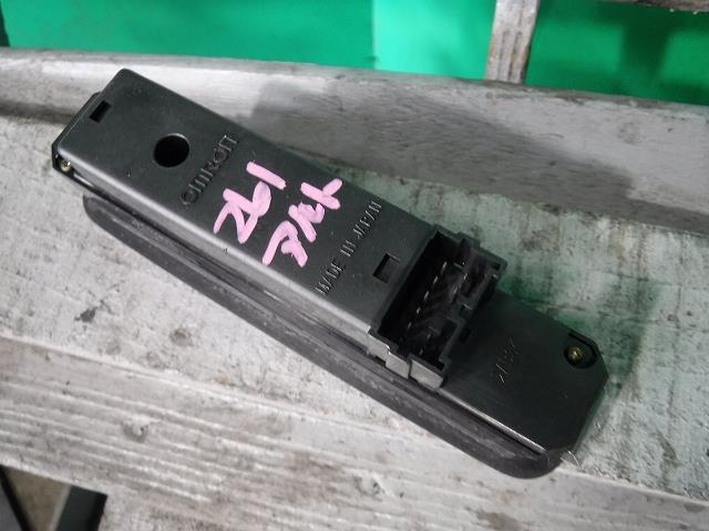 【中古】中古部品アルトHA23Sパワーウインドウスイッチ【3340140100-001570737461900】