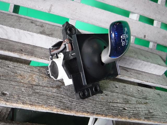 【中古】中古部品 プリウス ZVW30 ｼﾌﾄﾚﾊﾞｰ 【3340140100-001412787537850】