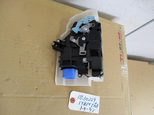 【中古】中古部品 VW ゴルフトゥーラン 1TBMY 右ﾌﾛﾝﾄﾄﾞｱﾛｯｸｿﾚﾉｲﾄﾞ 【3330650100-001608713664550】｜e-cleマート