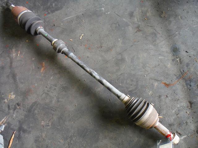 【中古】中古部品 マーチ BK12 右ﾌﾛﾝﾄﾄﾞﾗｲﾌﾞｼｬﾌﾄ 【3340140100-001098450042100】