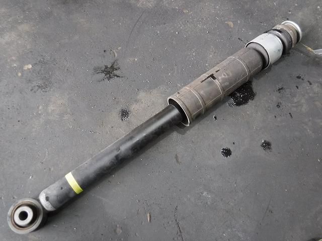 【中古】中古部品 アルト HA36S 左ﾘｱｼｮｯｸｱﾌﾞｿｰﾊﾞｰ 【3340140100-001318457450800】