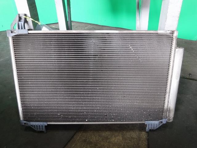 【中古】中古部品 ヴィッツ SCP90 ｺﾝﾃﾞﾝｻｰ 【3340140100-001336792760600】
