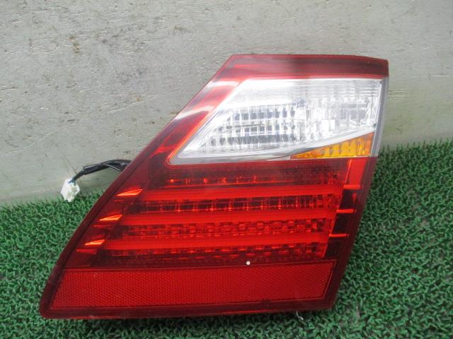 【中古】中古部品 レクサス LS USF40 右ﾃｰﾙﾗﾝﾌﾟ 【3310540000-000021388715500】
