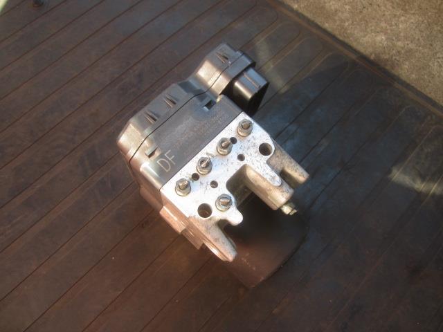 【中古】中古部品 レクサス GS GRS191 ABSｱｸﾁｭｴｰﾀｰ 【3330410100-220218000242500】