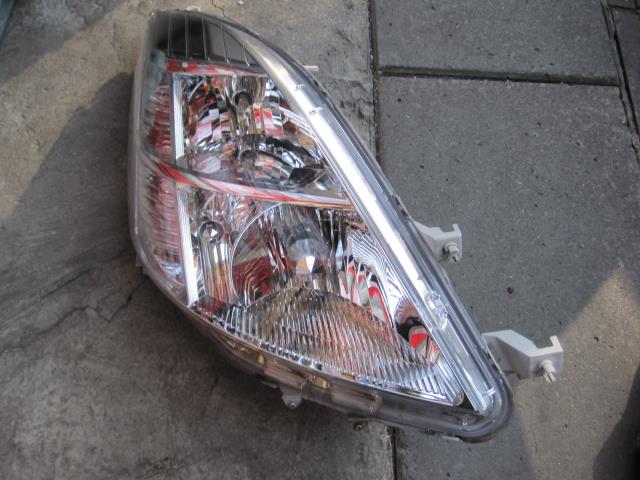 【中古】中古部品 アイシス ANM10G 右ﾍｯﾄﾞﾗﾝﾌﾟ 【3330410100-001158522510800】｜e-cleマート