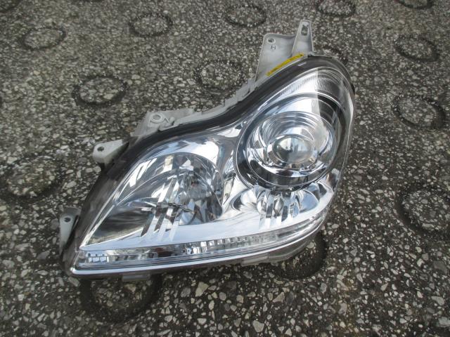 【中古】中古部品 クラウンマジェスタ UZS186 左ﾍｯﾄﾞﾗﾝﾌﾟ 【3330410100-001387201010900】