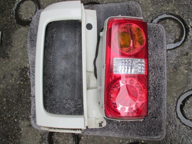 【中古】中古部品 エルグランド ME51 左ﾃｰﾙﾗﾝﾌﾟ 【3330410100-001251805915600】