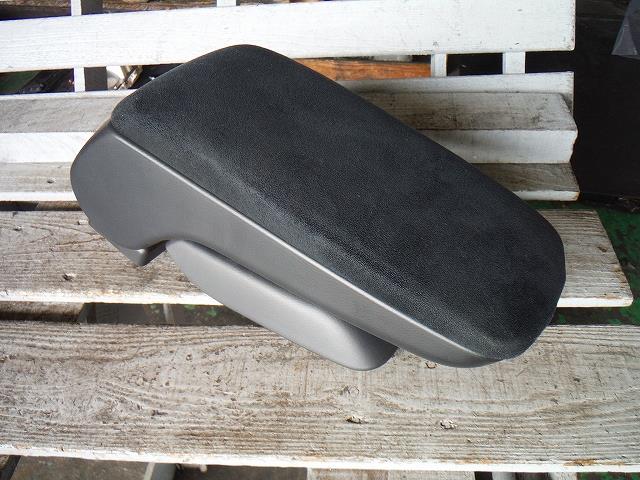 【中古】中古部品 ランサーセディア CS5W ｺﾝｿｰﾙﾎﾞｯｸｽ 【3340140100-001209155577100】