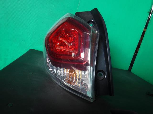 【中古】中古部品 ラクティス NSP120 左ﾃｰﾙﾗﾝﾌﾟ 【3340140100-000021388315600】