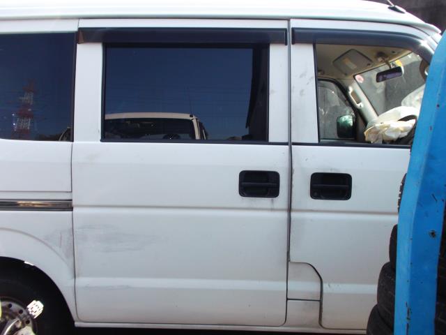 【中古】中古部品 スクラム DG64V 右ﾘｱﾄﾞｱ 【3310010100-001514153913300】