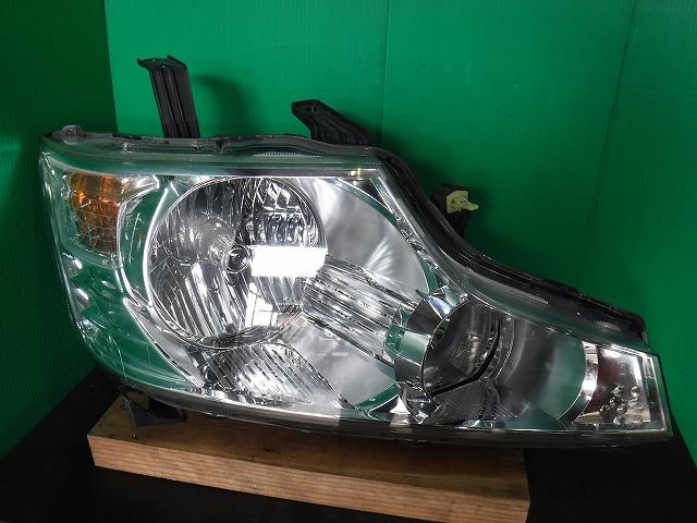 【中古】中古部品 ステップワゴン RK1 右ヘッドランプ 【3340140100-001495251210800】