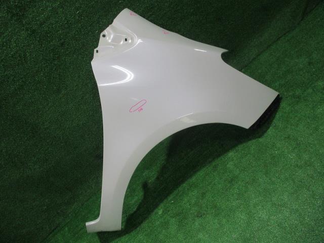 【中古】中古部品 ヴィッツ KSP90 右ﾌﾛﾝﾄﾌｪﾝﾀﾞｰ 【3500080000-001713785210600】