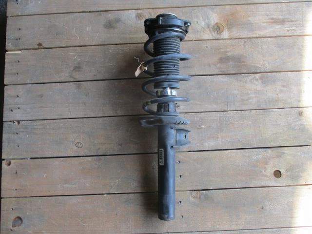 【中古】中古部品 アウディ A3 8PBSE 左ﾌﾛﾝﾄｽﾄﾗｯﾄ 【3500080000-220207001350210】
