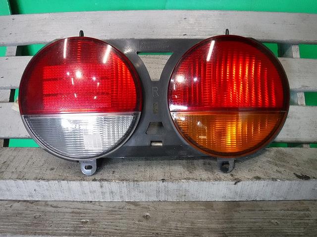 【中古】中古部品 ミニキャブ U61V 右ﾃｰﾙﾗﾝﾌﾟ 【3340140100-001553173515500】