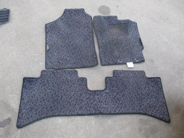 【中古】中古部品 アクア NHP10 ﾌﾛｱﾏｯﾄ 【3310190100-000223002377450】