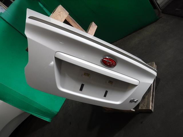 【中古】中古部品 インプレッサ GJ2 トランクリッド 【3340140100-001690550515300】|e-cleマート