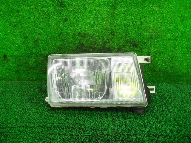 【中古】中古部品 セドリック CMJY31 右ﾍｯﾄﾞﾗﾝﾌﾟ 【3330210100-001701543610800】