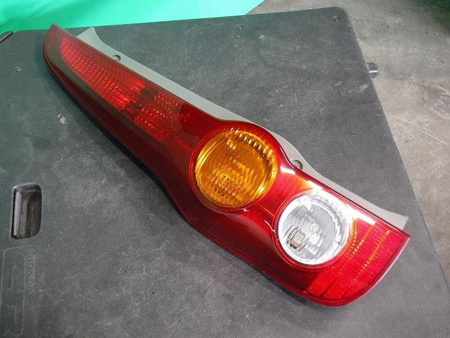 【中古】中古部品 ミラ L275S 左ﾃｰﾙﾗﾝﾌﾟ 【3340140100-001589735515600】