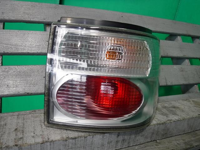 【中古】中古部品 タント L350S 右テールランプ 【3340140100-001542942515500】