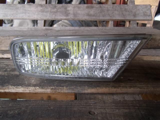 【中古】中古部品 クラウン JZS175W 右ﾌｫｸﾞﾗﾝﾌﾟ 【3340140100-001009190710850】 4,538円