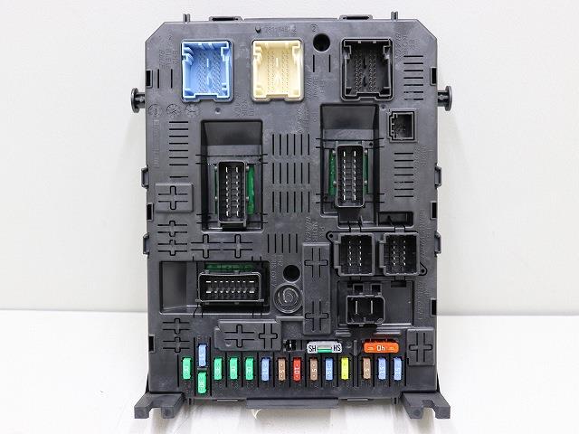 【中古】中古部品 プジョー 308 T75FT ﾋｭｰｽﾞﾎﾞｯｸｽ 【3310070100-000193011067801】 29,480円