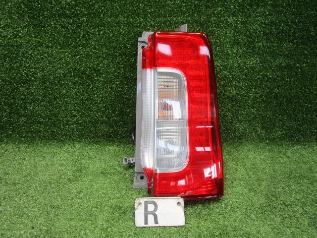 【中古】中古部品 タント LA600S 右ﾃｰﾙﾗﾝﾌﾟ 【3330200100-210462000015500】 17,248円