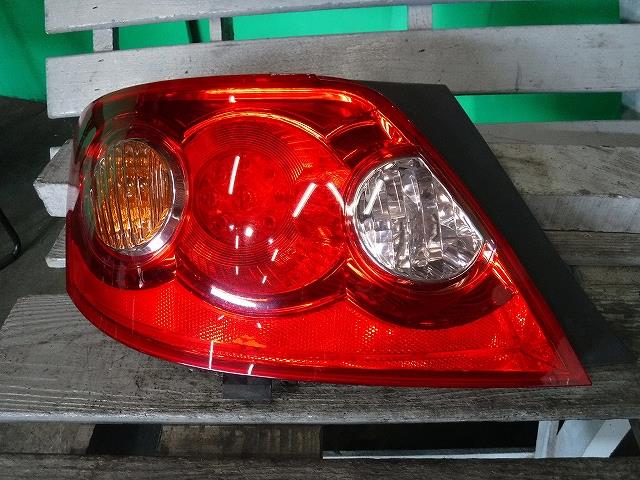 【中古】中古部品 マークＸ GRX120 左ﾃｰﾙﾗﾝﾌﾟ 【3340140100-001541287515600】