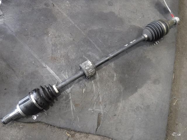 【中古】中古部品 ＭＲワゴン MF33S 右ﾌﾛﾝﾄﾄﾞﾗｲﾌﾞｼｬﾌﾄ 【3340140100-001633031242100】