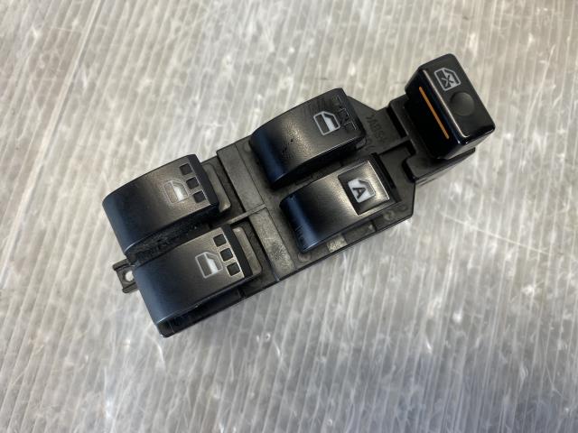 【中古】中古部品 ムーヴ L175S ﾊﾟﾜｰｳｲﾝﾄﾞｳｽｲｯﾁ 【3330580100-001628549561900】