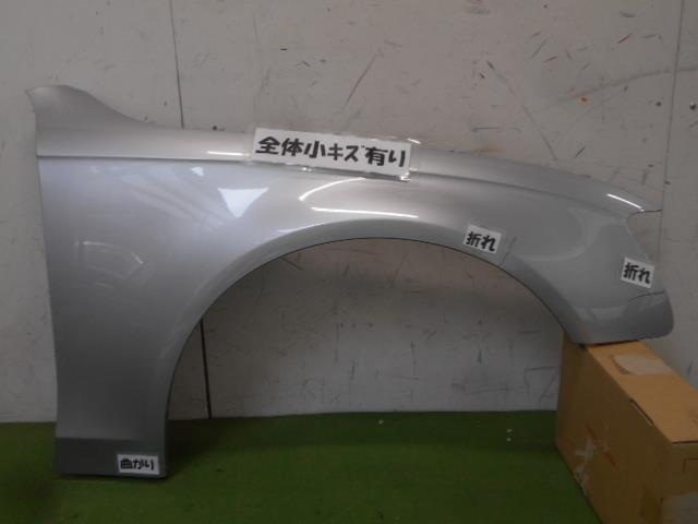 【中古】中古部品 アウディ A4 8KCAB 右ﾌﾛﾝﾄﾌｪﾝﾀﾞｰ 【3380050000-000032765910600】