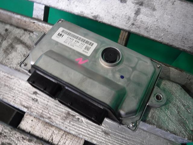 【中古】中古部品 N-BOX JF1 エンジンコンピューター 【3340140100-001669032363100】