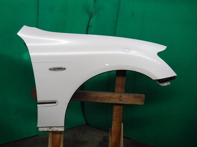 【中古】中古部品 クラウン GRS182 右ﾌﾛﾝﾄﾌｪﾝﾀﾞｰ 【3340140100-001707859410600】