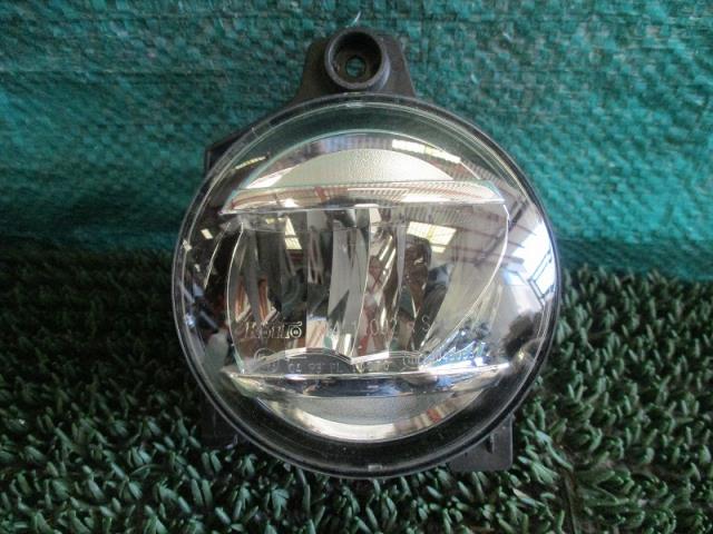 【中古】中古部品 ムーヴ LA150S 右ﾌｫｸﾞﾗﾝﾌﾟ 【3500080000-220107000210850】