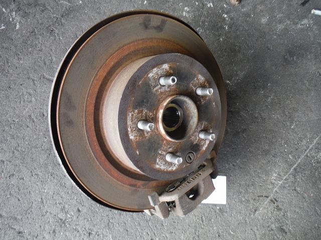 【中古】中古部品 フーガ Y50 左ﾘｱﾅｯｸﾙﾊﾌﾞ 【3340140100-001294171044440】