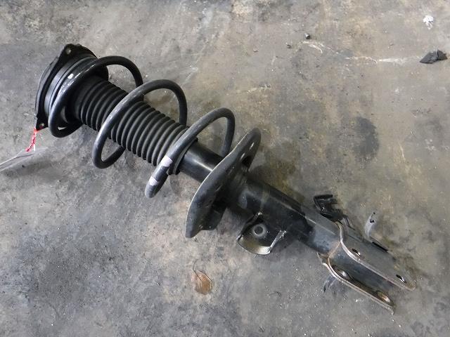 【中古】中古部品 ジューク YF15 右ﾌﾛﾝﾄｽﾄﾗｯﾄ 【3340140100-001480718050110】