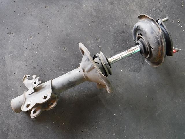 【中古】中古部品 シルビア S15 左ﾌﾛﾝﾄｽﾄﾗｯﾄ 【3340140100-001404192850210】