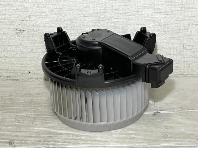 【中古】中古部品 フィットシャトル GP2 ﾋｰﾀｰﾌﾞﾛｱﾓｰﾀｰ 【3310050100-000203009267900】