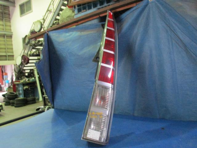 【中古】中古部品 ムーヴ L150S 右ﾃｰﾙﾗﾝﾌﾟ 【3310160100-000004162915500】