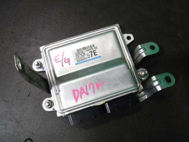 【中古】中古部品 エブリィ DA17W ｴﾝｼﾞﾝｺﾝﾋﾟｭｰﾀｰ 【3340140100-000022126063100】