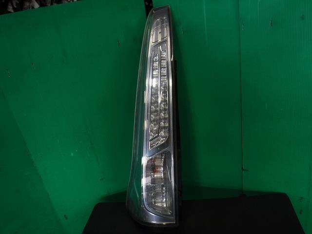 【中古】中古部品 セレナ HC26 左ﾃｰﾙﾗﾝﾌﾟ 【3340140100-001710259715600】