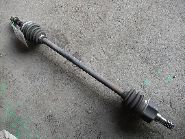 【中古】中古部品 セルボ CN21S 右ﾌﾛﾝﾄﾄﾞﾗｲﾌﾞｼｬﾌﾄ 【3340140100-000888911642100】