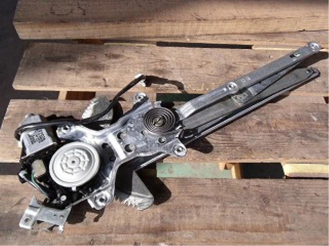 【中古】中古部品 エスティマ MCR30W 右ﾘｱﾄﾞｱﾚｷﾞｭﾚｰﾀ･ﾓｰﾀｰ 【3340140100-000726343913320】